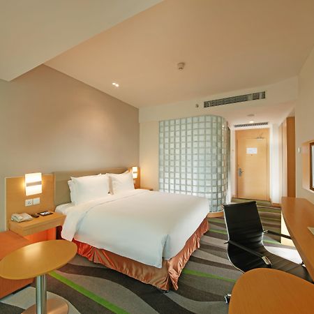 Holiday Inn Express Tangshan Downtown By Ihg Exteriör bild