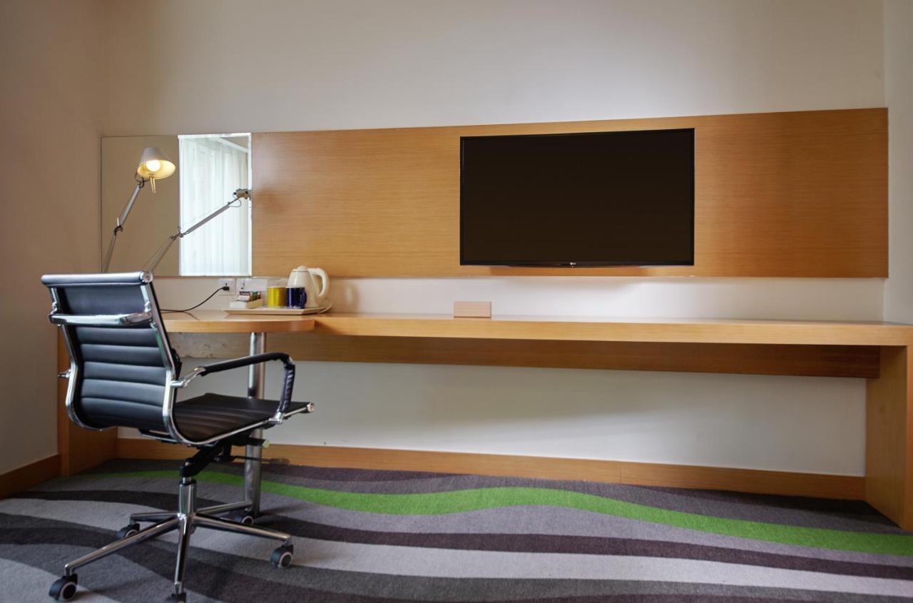 Holiday Inn Express Tangshan Downtown By Ihg Exteriör bild