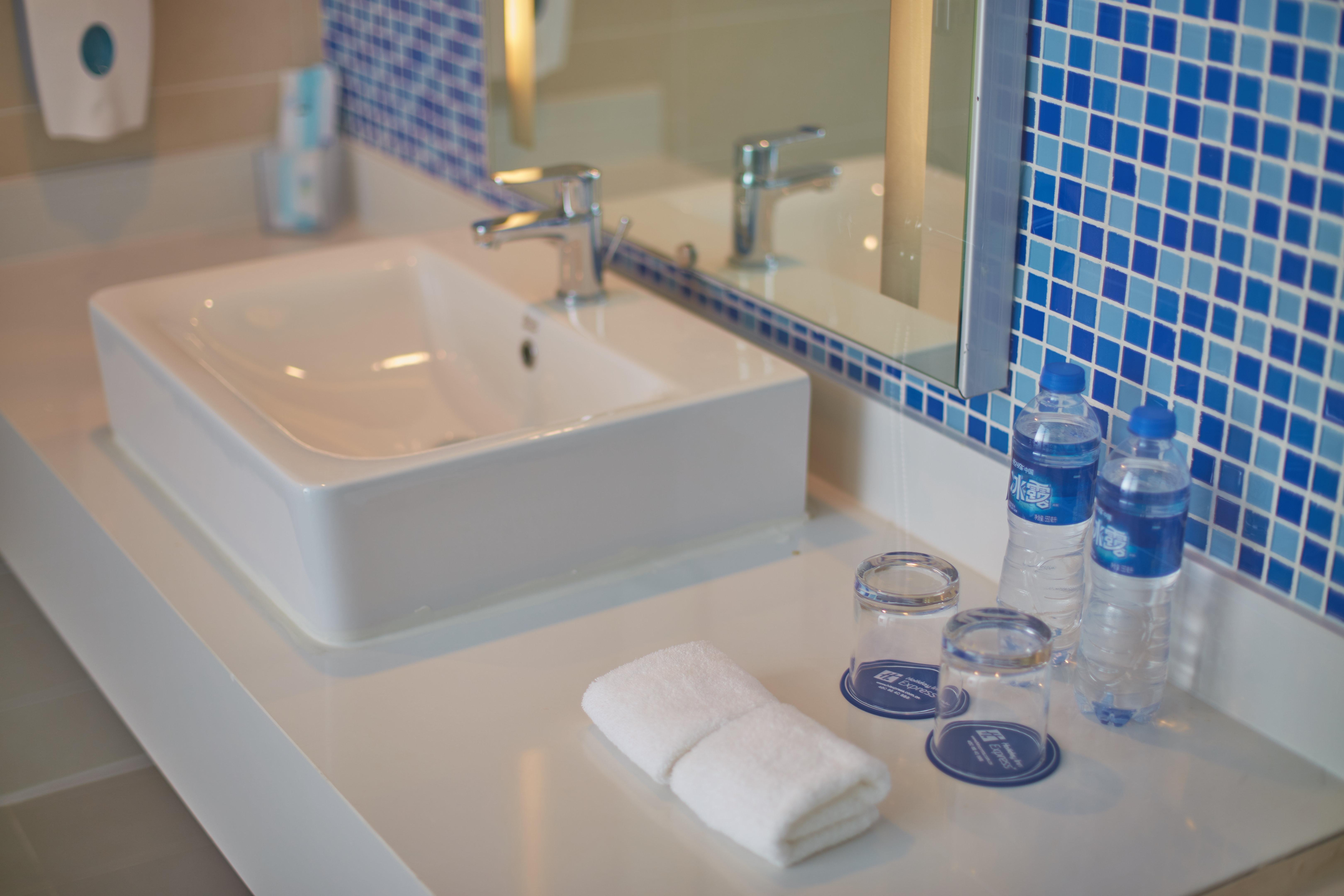 Holiday Inn Express Tangshan Downtown By Ihg Exteriör bild