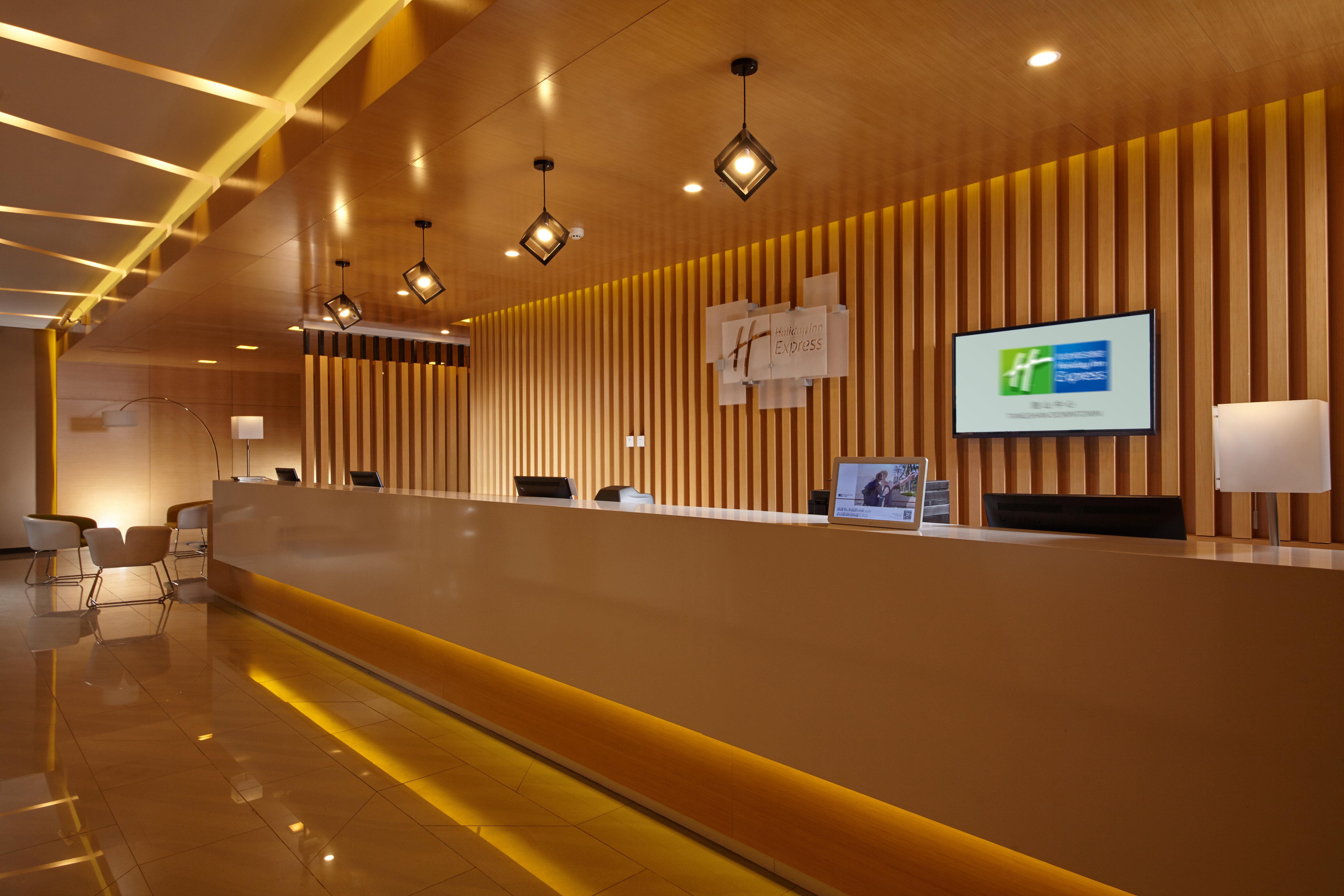 Holiday Inn Express Tangshan Downtown By Ihg Exteriör bild