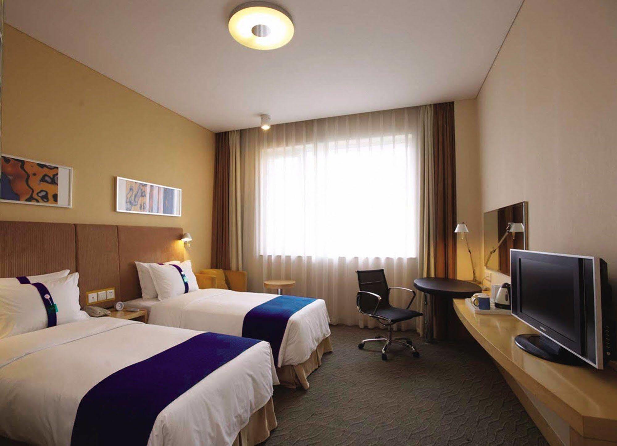Holiday Inn Express Tangshan Downtown By Ihg Exteriör bild